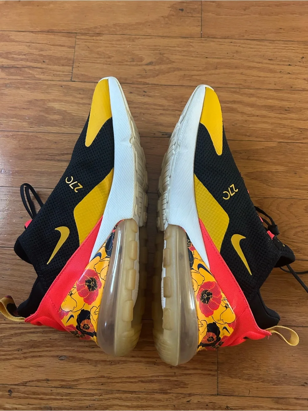 Limited Edition Nike women Air Max 270 Crimson floral black size 11